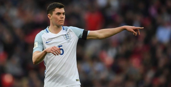 ¡Emilio Izaguirre es noticia en Europa y el Madrid va por un ex Barcelona!