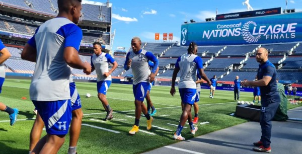 El saludo de Coito con el 'Tata' Martino: así se preparó Honduras antes de medirse a Estados Unidos en Denver