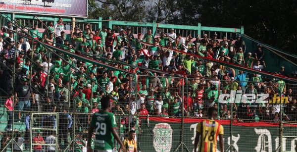 NO SE VIO: Aficionados terminan gaseados por la policía en el clásico sampedrano