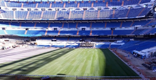 Reinstalan el césped: Así marcha la remodelación del Santiago Bernabéu, estadio del Real Madrid