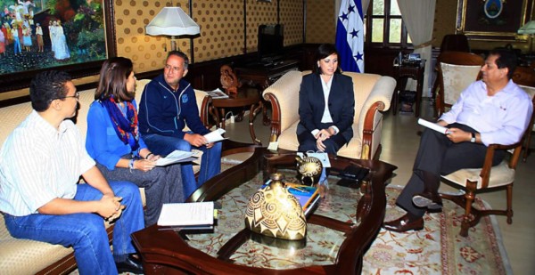 FOTOS: Así era Hilda Hernández, la hermana de JOH que murió en el accidente aéreo