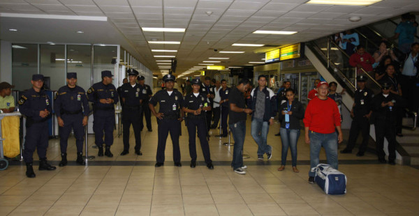 El color en Panamá tras la llegada de Honduras.