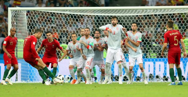 Su tercer gol ante la selección de España de tiro libre frontal al marco.