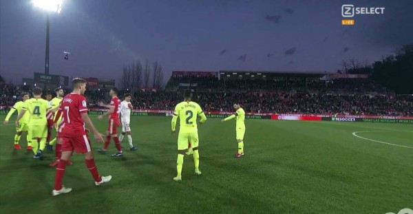 No viste en TV: El lamento de Suárez, Messi cambia camisa y el ambientazo en Montilivi