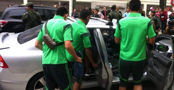 México tuvo que trasladarse en taxi al entrenamiento