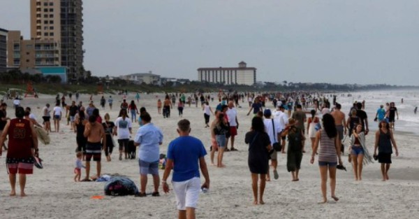 Playas de Florida son abiertas y se aglomera la gente en pleno brote de coronavirus