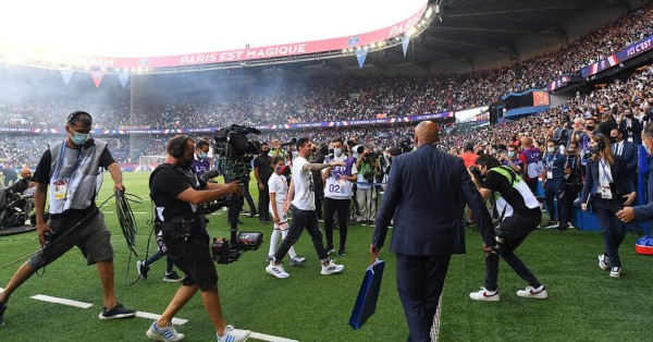 Éxtasis en París e invitado de lujo: así fue la presentación de Messi ante la afición del PSG en el Parque de los Príncipes&nbsp;&nbsp;