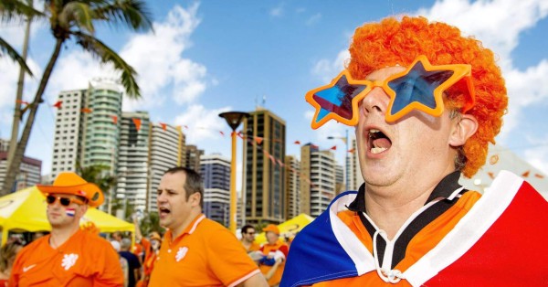 Ambiente en Fortaleza previo al Holanda-México
