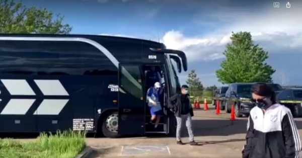 ¡Ambulancia y baño en el autobús! Así fue el primer entreno de la Selección de Honduras en Denver