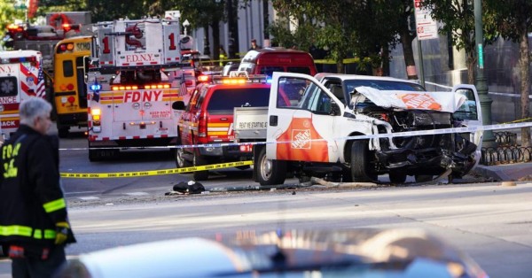 EN FOTOS: Momentos de terror cuando camión embiste a peatones en Nueva York