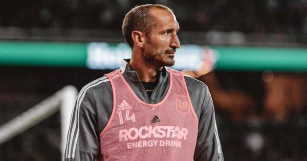 “Ser un futbolista exitoso me ha ayudado a acostarme con más mujeres. Soy más feo que el hambre”