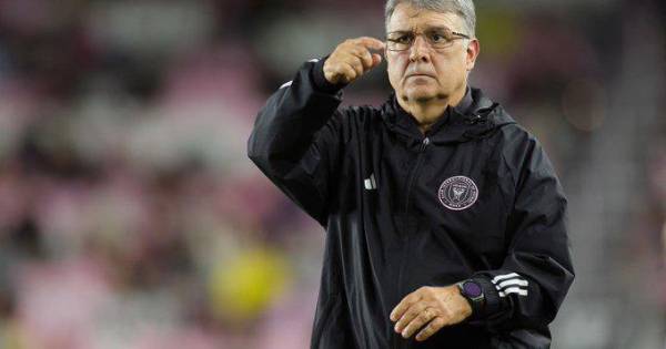 ’Tata’ Martino se cansó de las preguntas sobre la lesión de Lionel Messi.