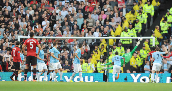 El Manchester City de Pellegrini goleó 4-1 en clásico ante el United.