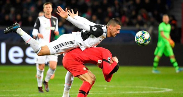 La jugada que se convirtió en meme: Demiral y su ridícula posición que provoca las burlas&nbsp;