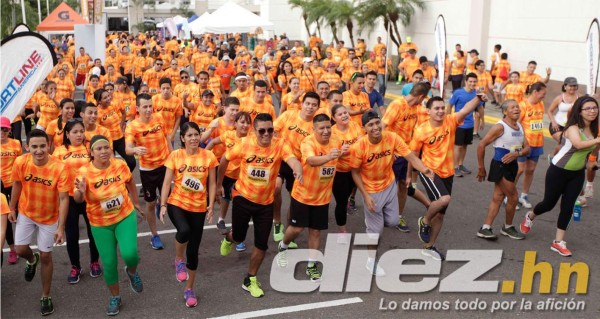 Vibrante ambiente en el Circuito Asics San Pedro Sula .