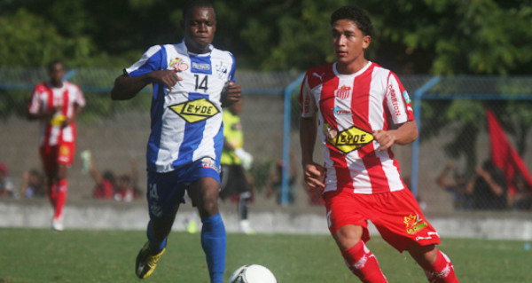 A Júnior Lacayo lo llaman el nuevo 'Tyson” de Honduras