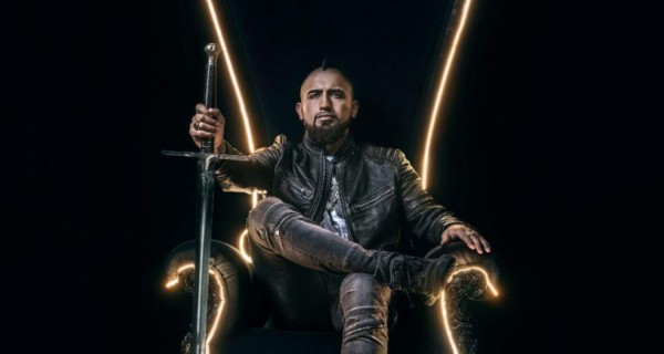 Arturo Vidal: Un 'Rey' rodeado de lujos, viajes y escándalos