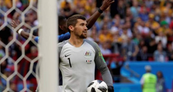 ¡Duelo de arqueros! Ochoa y Navas encabezan la lista de los porteros con más atajadas del Mundial