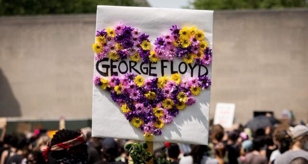 Dolor, lágrimas y homenaje: Las últimas y desgarradoras imágenes del funeral de George Floyd