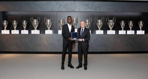 El primer día de Camavinga en el Real Madrid: su nuevo amigo, hombre de familia y dorsal definido