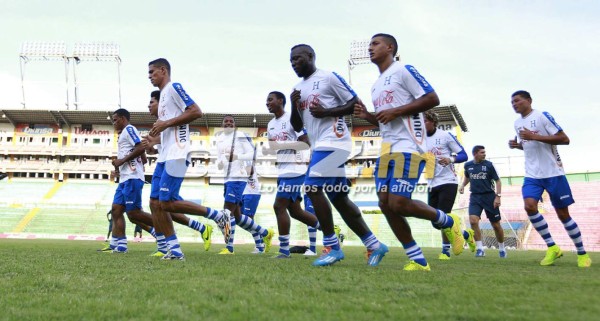 Honduras afina preparación en el estadio Olímpico