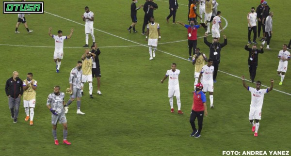 ¡No se vio en TV! Pedro Troglio y sus gritos; el show de la Ultrafiel y los festejos del Olimpia en Orlando