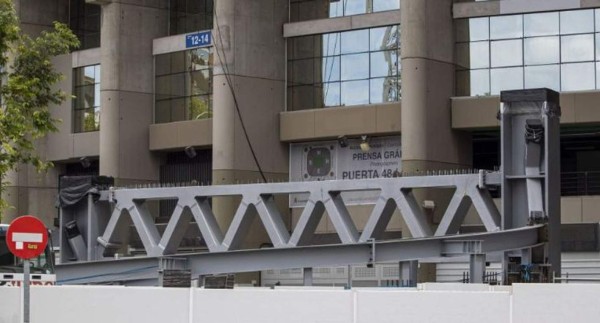 Comenzaron a poner el techo retráctil: Así marcha la remodelación del Santiago Bernabéu