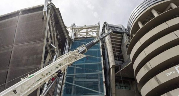 Comenzaron a poner el techo retráctil: Así marcha la remodelación del Santiago Bernabéu