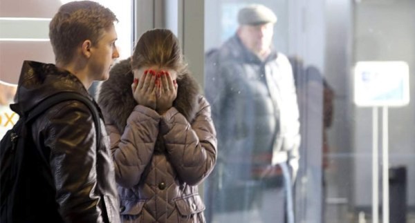 Imágenes dramáticas de los familiares de las víctimas del avión accidentado