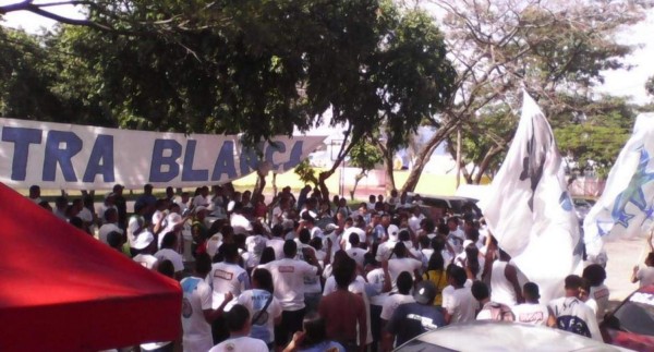 El Salvador: Aficionados de Alianza protestan por medidas de seguridad