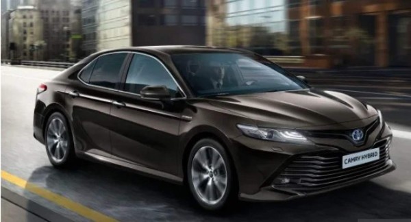 En Inglaterra comparan la millonaria colección de autos que tienen Salah y Son Heung-Min