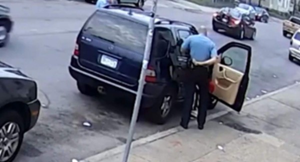 George Floyd: Revelan nuevas imágenes de su muerte y así ha sido la protesta masiva en EEUU