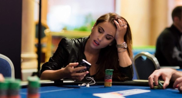 La nueva novia de Fellaini, una amante del póker
