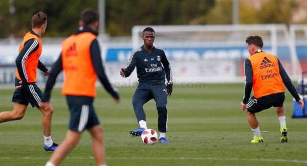 ¡Reproches, caras largas y sorpresas! Así fue el entreno de Real Madrid luego de la goleada
