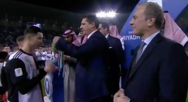 La decepcionante reacción de Cristiano Ronaldo al recibir la medalla de subcampeón