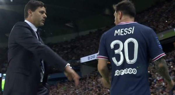 La polémica de Messi con PSG: se enoja con Pochettino tras sustituirle y le niega el saludo en su retiro