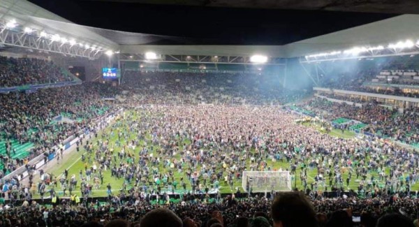 Brutal celebración de un club de Francia que regresa a una final de Copa 38 años después