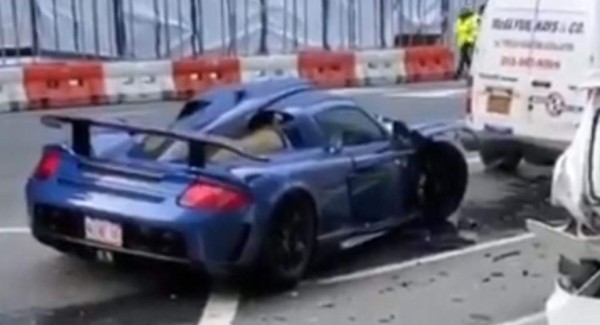 Destruye su Porsche Gemballa Mirage GT en New York; se fuga, pero la policía lo intercepta