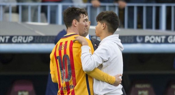 FOTOS: Los espontáneos más recordados que se han metido a la cancha por Messi