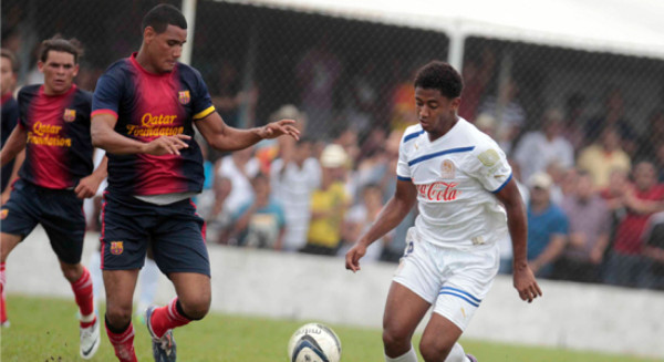 Olimpia golea y conquista la Villa de San Francisco