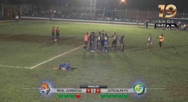 Así celebró el Juticalpa el pase a semifinales en el Argelio Sabillón. FOTO: Paradise TV