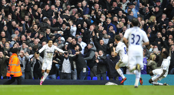 Tottenham se impone en el derby londinense.