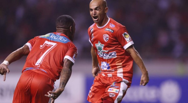 Las principales figuras del humilde Santos que busca hacer historia ante Olimpia