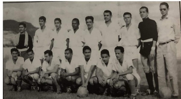 Bicampeonatos, tricampeonatos, tetracampeonatos y pentacampeonatos en la historia de los 93 torneos oficiales en Honduras