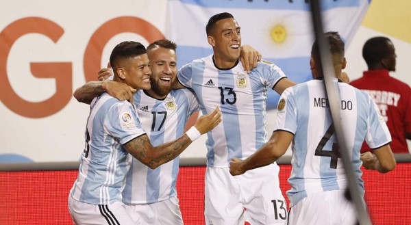 Con triplete de Messi, Argentina humilla a Panamá y avanza en la Copa América
