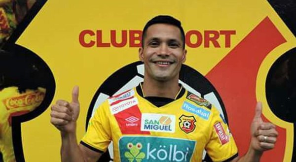 Grandes jugadores que regresaron al fútbol de Centroamérica