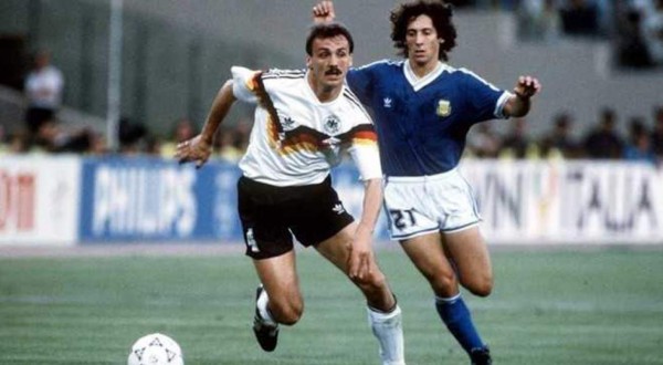 El pasado futbolístico de Troglio y Héctor Vargas con suceso en La Plata, Argentina