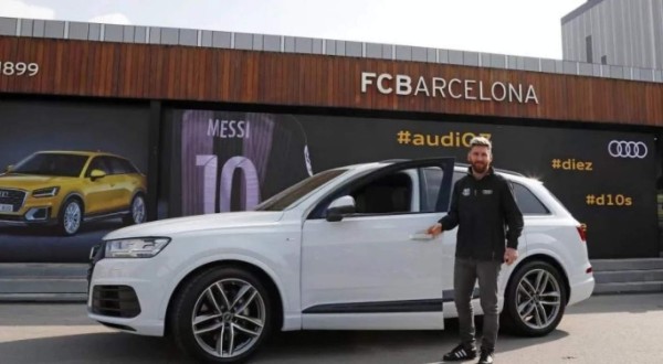 ¿Cuántos tiene? La descomunal colección de carros de Lionel Messi
