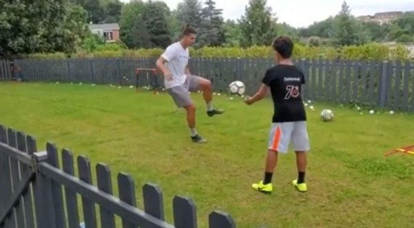 Escapadita a la isla, ejercicios y su hijo con look catracho: Así fue la cuarentena de Cristiano Ronaldo