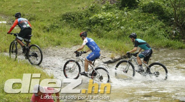 Ciclistas hicieron vibrar San Pedro Sula con la competencia Toro de Toros TORO DE TOROSylt;/